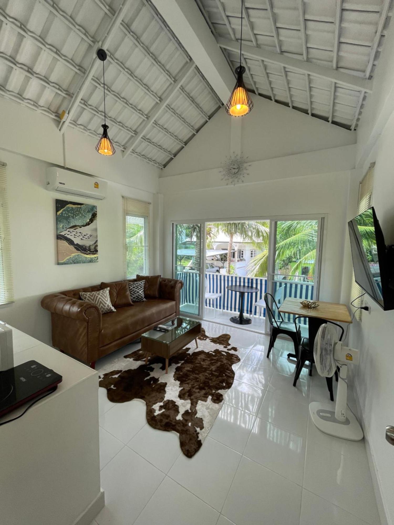 Kata Hillside Hideaway Villa Ban Kata Buitenkant foto
